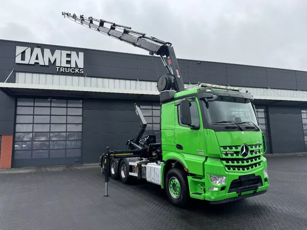 Mercedes-Benz AROCS 3246 8x4 HIAB X-HIPRO 302 E-8 + Haakarm